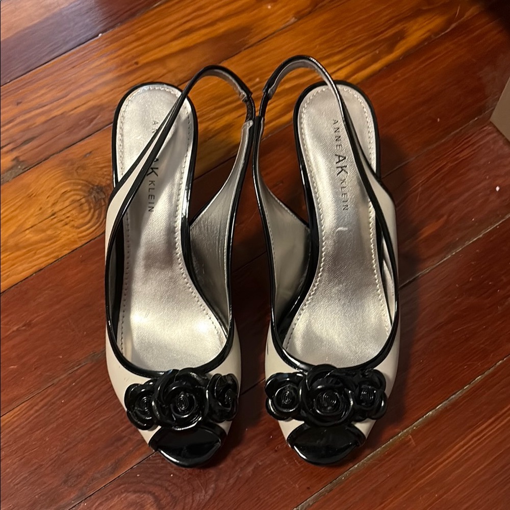 Anne Klein Ivory and Black Shoes